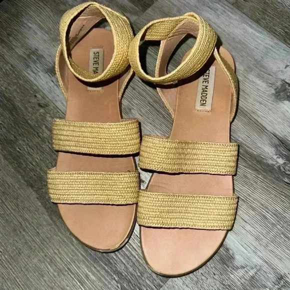 Tan Steve Madden Sandals - Picture 2 of 5